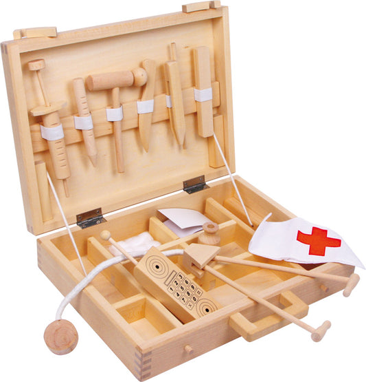 Children's doctor case made of wood