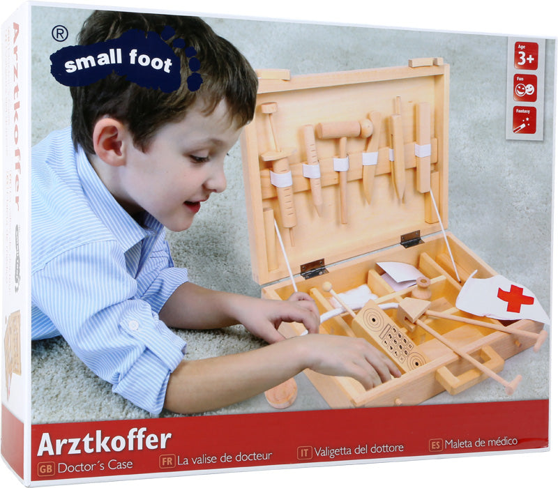 Children's doctor case made of wood