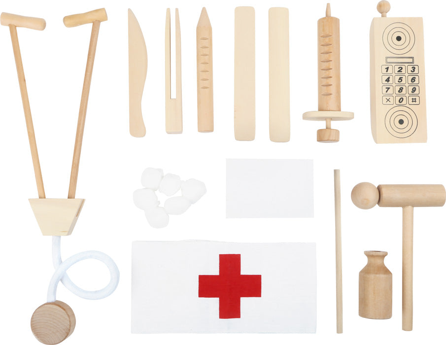 Children's doctor case made of wood